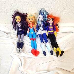 4 DC Super Hero Girls Dolls
